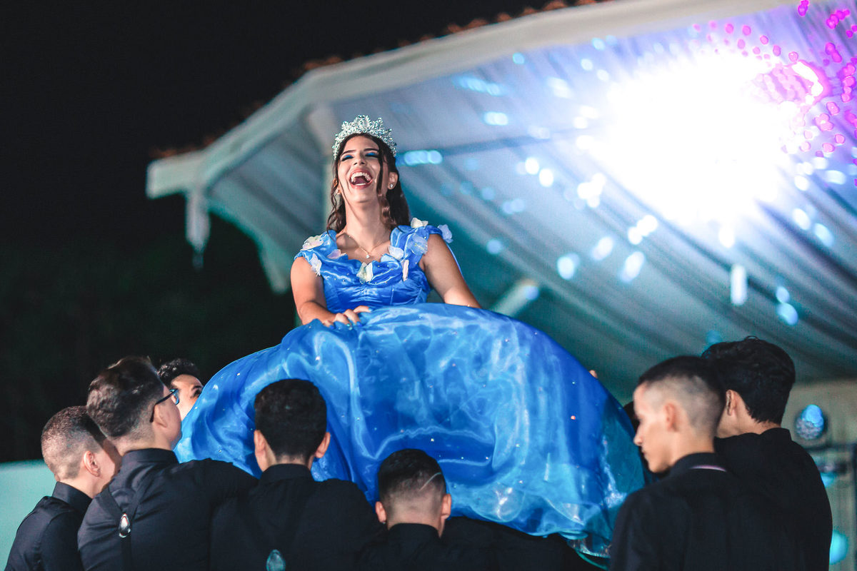 debutante-15anos-festa-tema-cinderela-menina-mulher-buffet-vestido-cerimonial