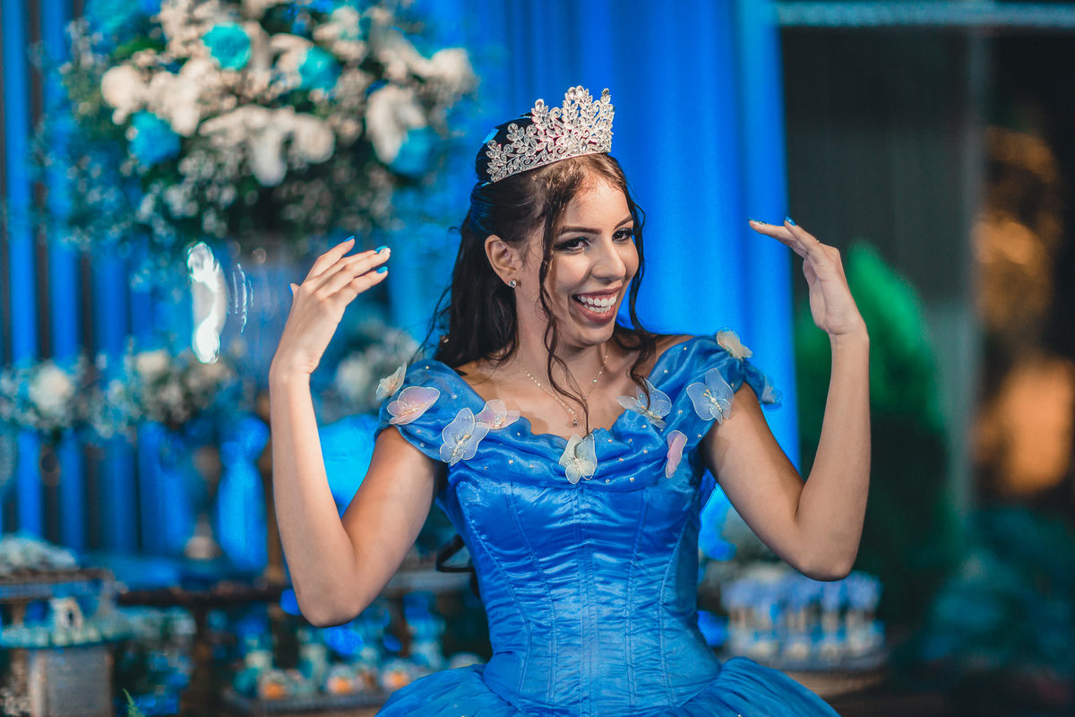 debutante-15anos-festa-tema-cinderela-menina-mulher-buffet-vestido-cerimonial