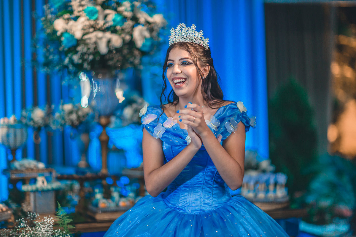 debutante-15anos-festa-tema-cinderela-menina-mulher-buffet-vestido-cerimonial