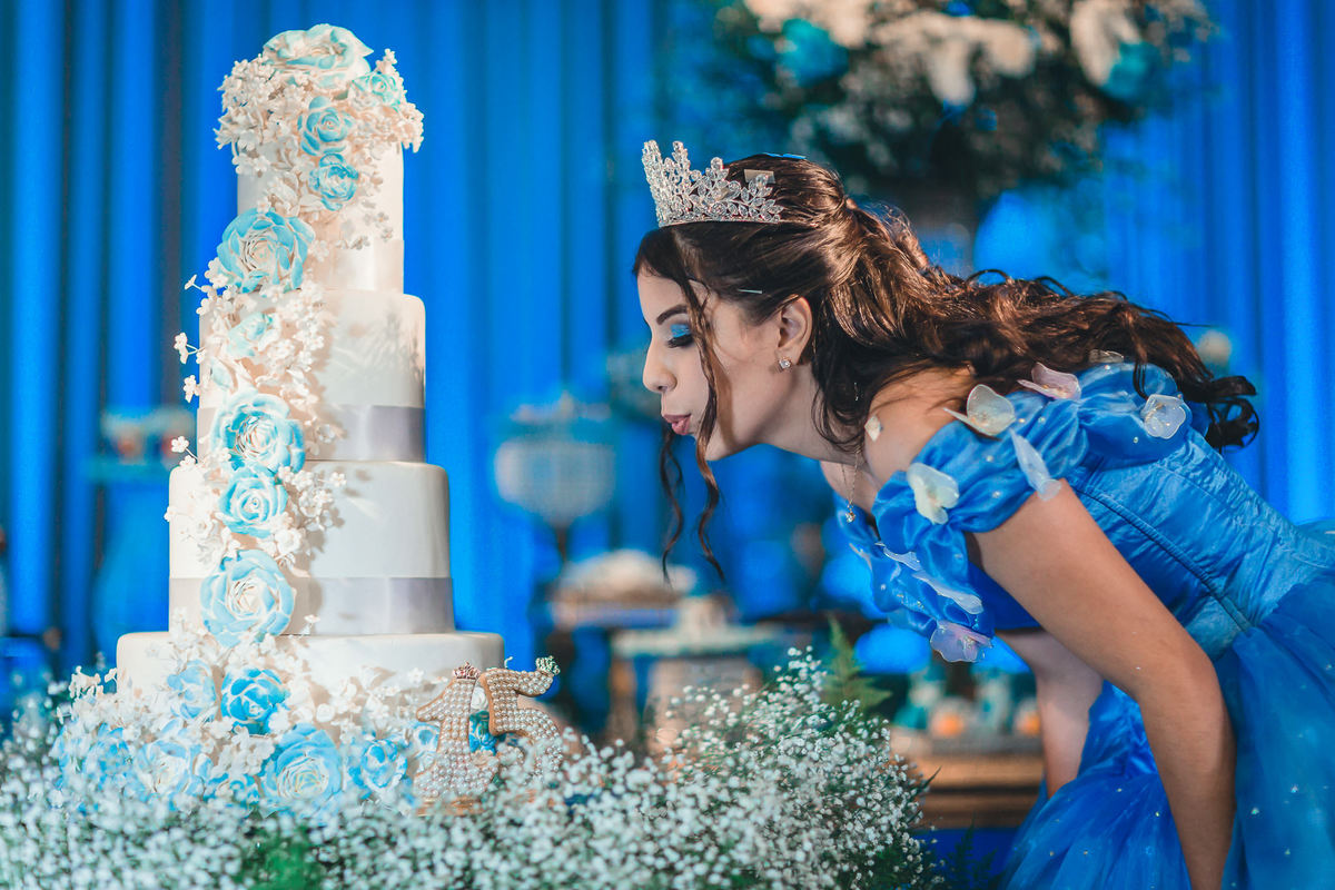 debutante-15anos-festa-tema-cinderela-menina-mulher-buffet-vestido-cerimonial