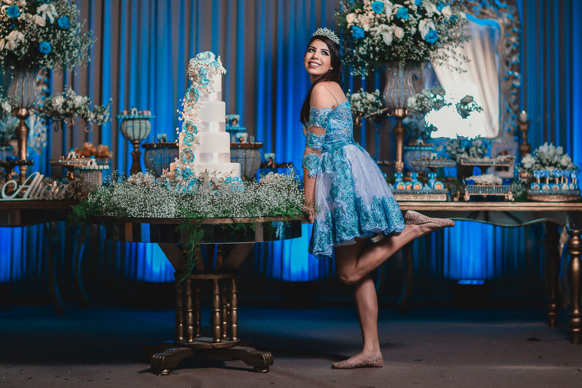 debutante-15anos-festa-tema-cinderela-menina-mulher-buffet-vestido-cerimonial