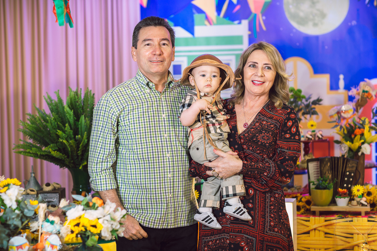 festa-infantil-arraiá-junino-fotografia-fotografo-infantil-criança-decoração-bolo-buffet-amor-pais-são-joão