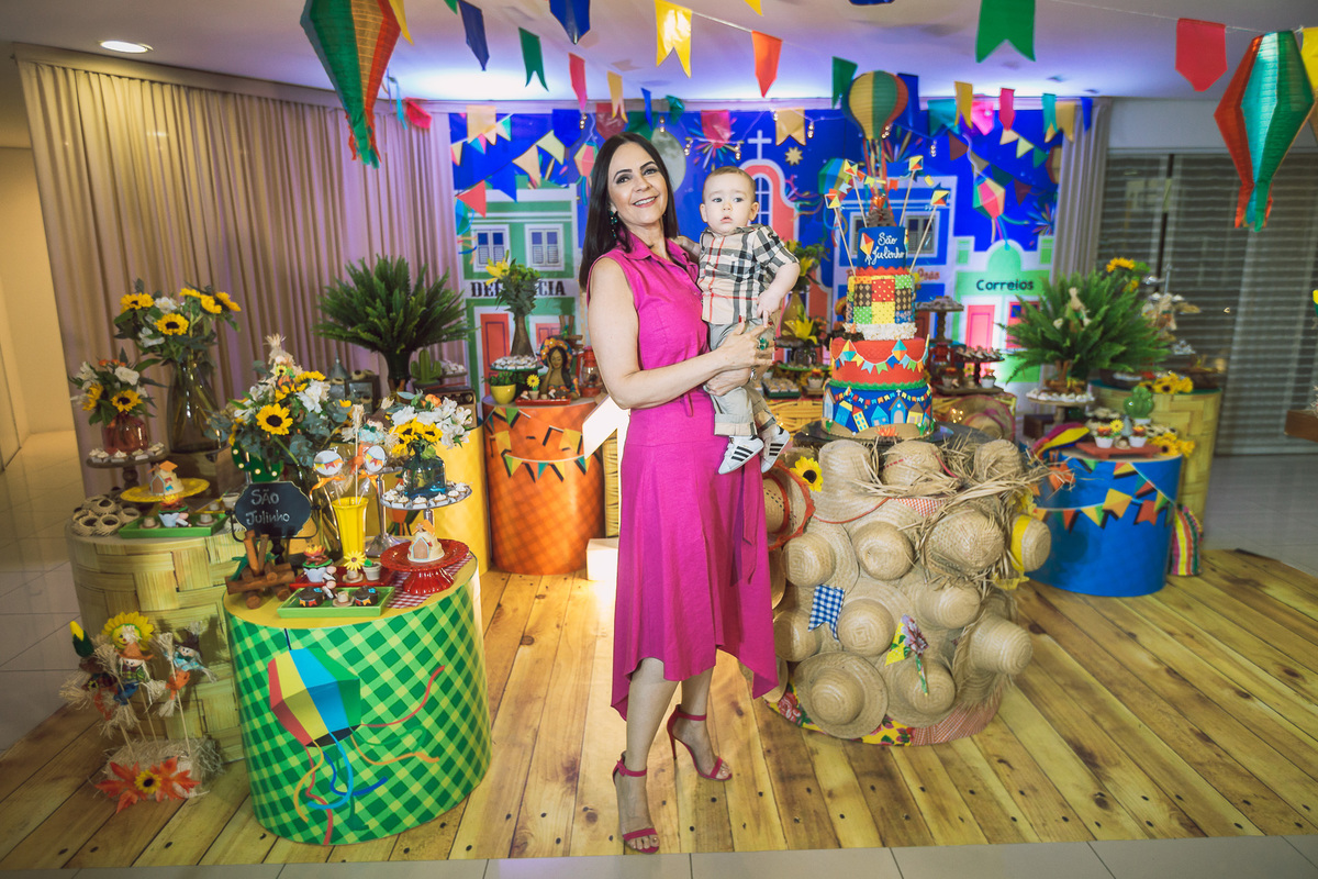 festa-infantil-arraiá-junino-fotografia-fotografo-infantil-criança-decoração-bolo-buffet-amor-pais-são-joão