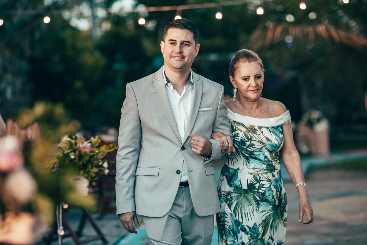 casamento-por-do-sol-tempero-mangue-noivos-choro-lágrimas-romantismo-união-vestido-bolo-fusca