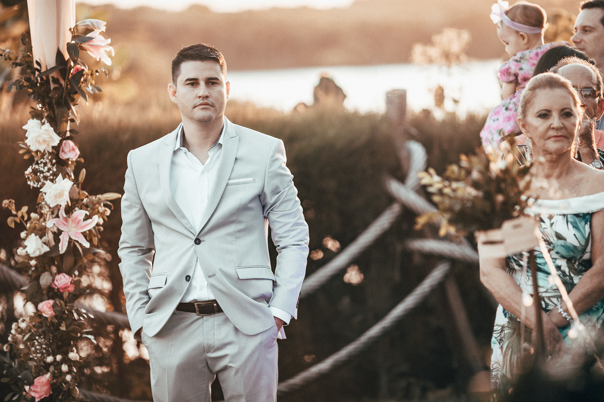 casamento-por-do-sol-tempero-mangue-noivos-choro-lágrimas-romantismo-união-vestido-bolo-fusca