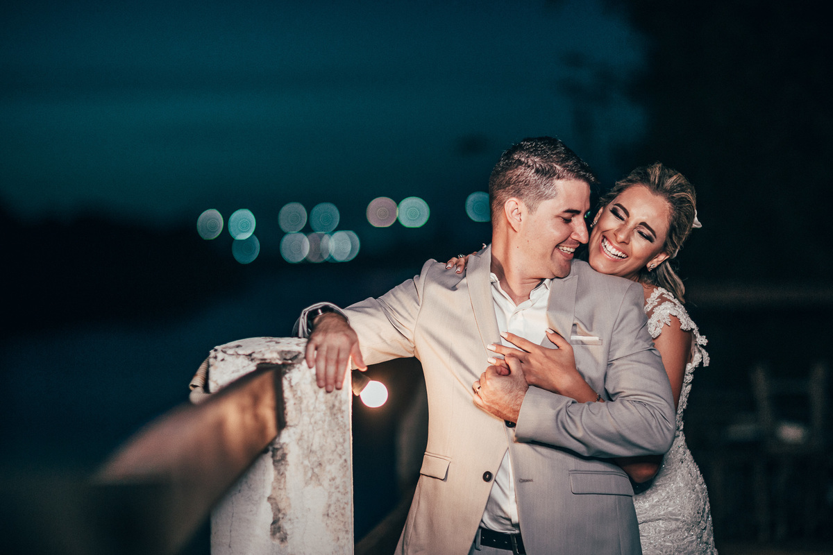 casamento-por-do-sol-tempero-mangue-noivos-choro-lágrimas-romantismo-união-vestido-bolo-fusca