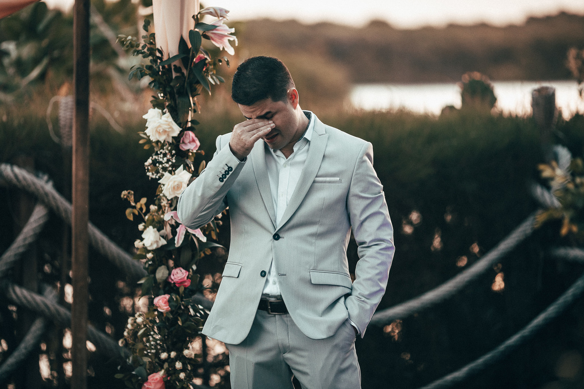 casamento-por-do-sol-tempero-mangue-noivos-choro-lágrimas-romantismo-união-vestido-bolo-fusca