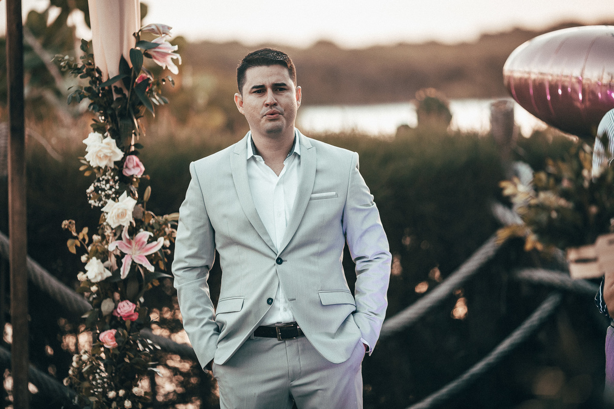 casamento-por-do-sol-tempero-mangue-noivos-choro-lágrimas-romantismo-união-vestido-bolo-fusca