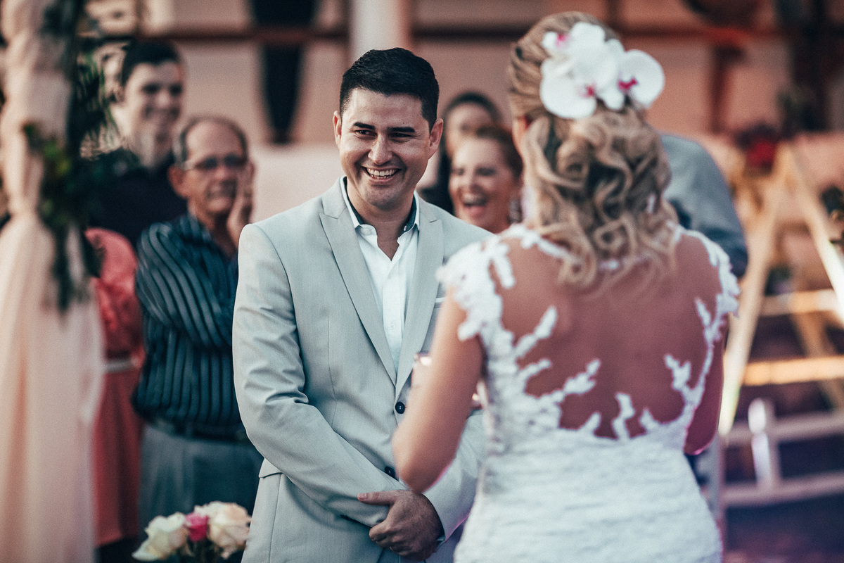 casamento-por-do-sol-tempero-mangue-noivos-choro-lágrimas-romantismo-união-vestido-bolo-fusca