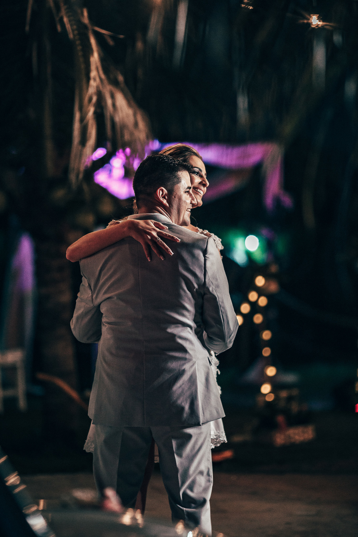 casamento-por-do-sol-tempero-mangue-noivos-choro-lágrimas-romantismo-união-vestido-bolo-fusca