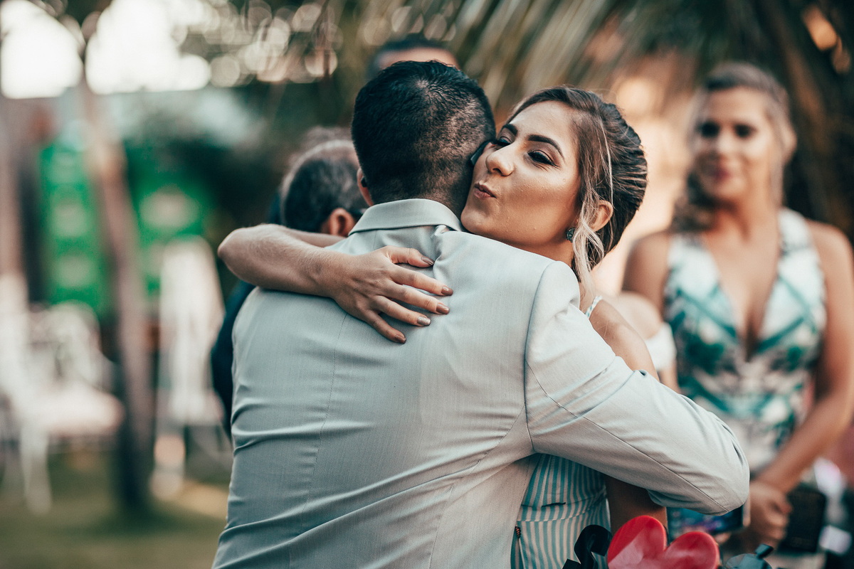 casamento-por-do-sol-tempero-mangue-noivos-choro-lágrimas-romantismo-união-vestido-bolo-fusca