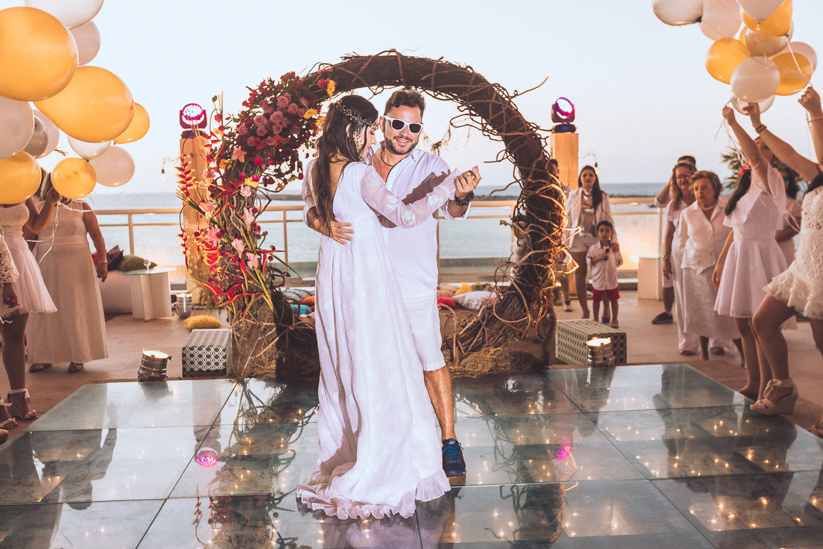 festa-debutante-15 anos-debutar-making of-terminal-marítimo-fortaleza-fotos-bolos-regional-renda-porto-beach-praia-dona-leda-buffet-alegria-amor-reggae-vestido-maria-bonita