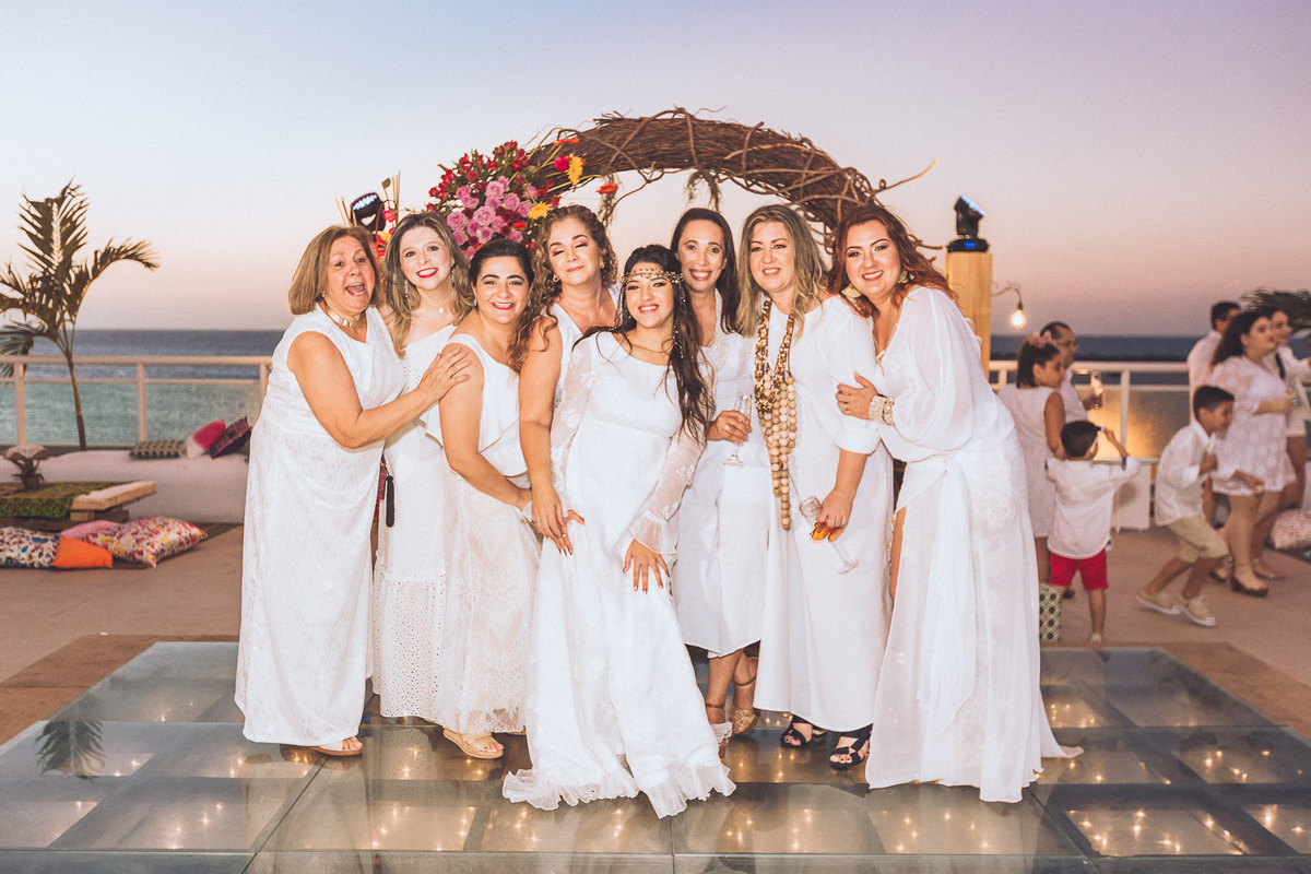 festa-debutante-15 anos-debutar-making of-terminal-marítimo-fortaleza-fotos-bolos-regional-renda-porto-beach-praia-dona-leda-buffet-alegria-amor-reggae-vestido-maria-bonita