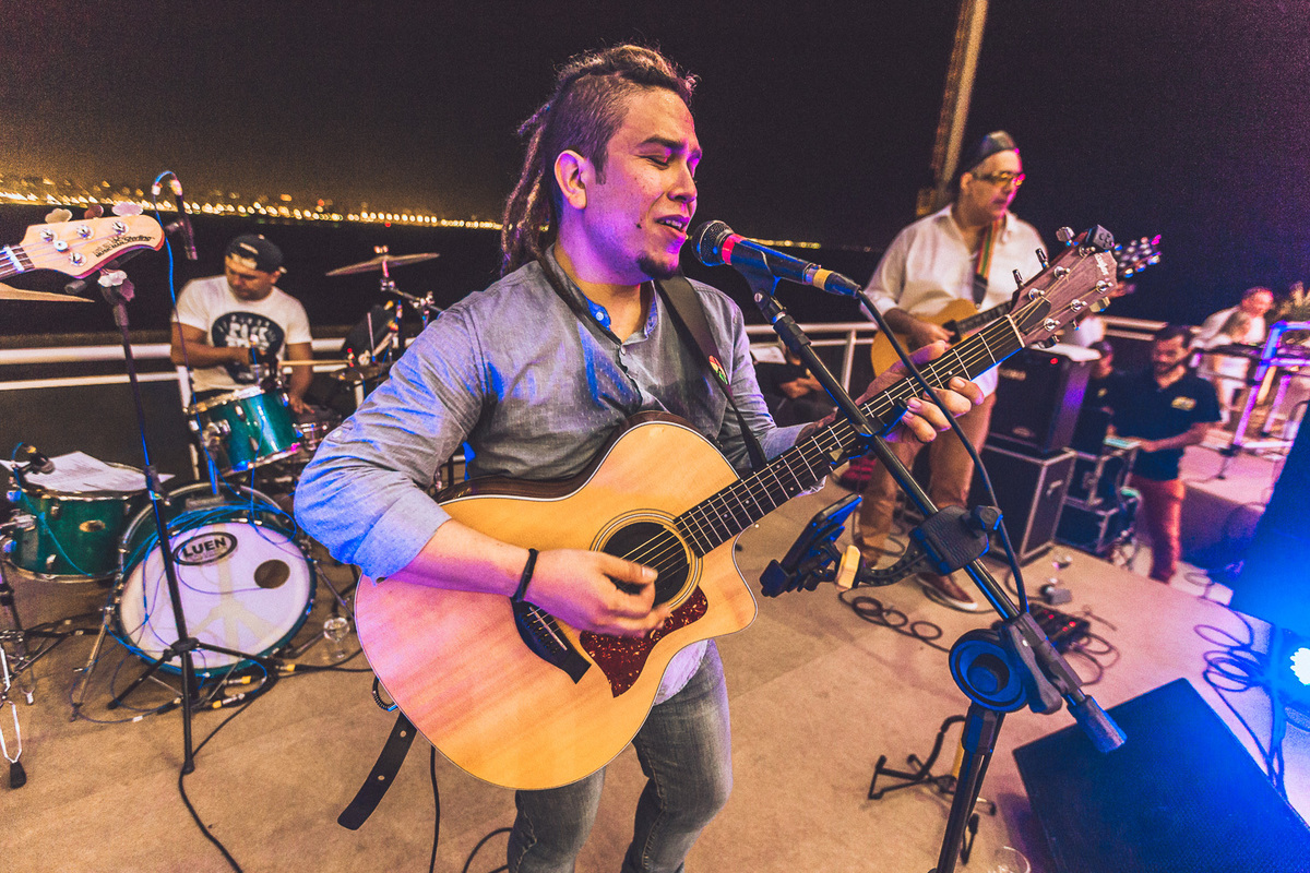 festa-debutante-15 anos-debutar-making of-terminal-marítimo-fortaleza-fotos-bolos-regional-renda-porto-beach-praia-dona-leda-buffet-alegria-amor-reggae-vestido-maria-bonita