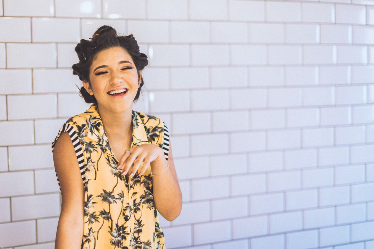 festa-debutante-15 anos-debutar-making of-terminal-marítimo-fortaleza-fotos-bolos-regional-renda-porto-beach-praia-dona-leda-buffet-alegria-amor-reggae-vestido-maria-bonita