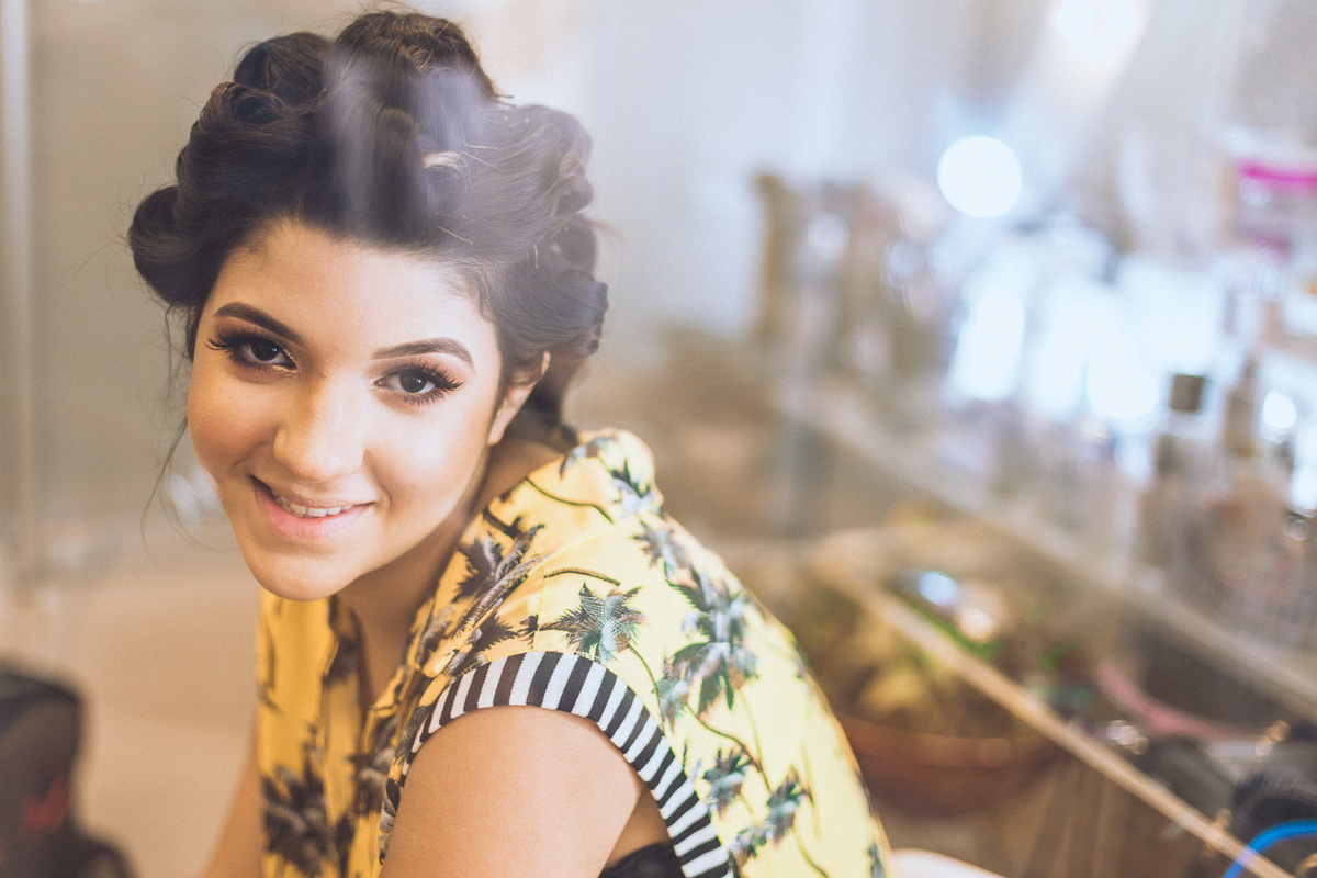 festa-debutante-15 anos-debutar-making of-terminal-marítimo-fortaleza-fotos-bolos-regional-renda-porto-beach-praia-dona-leda-buffet-alegria-amor-reggae-vestido-maria-bonita