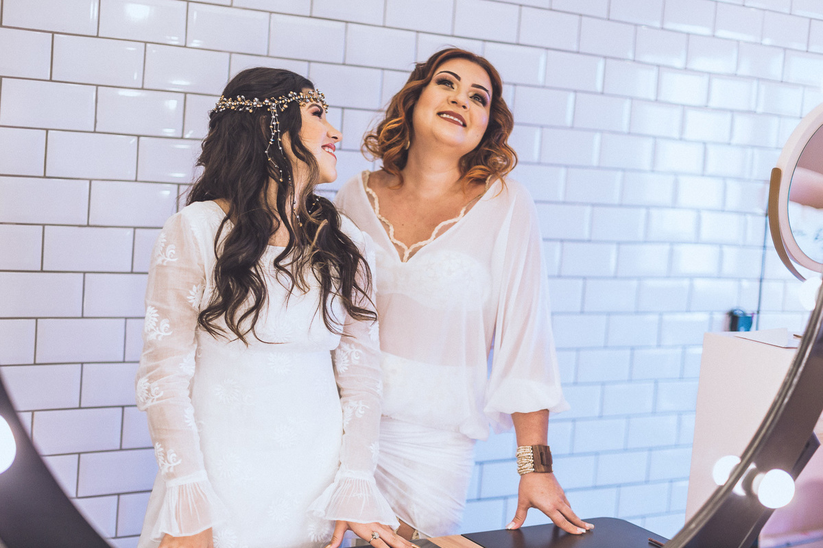 festa-debutante-15 anos-debutar-making of-terminal-marítimo-fortaleza-fotos-bolos-regional-renda-porto-beach-praia-dona-leda-buffet-alegria-amor-reggae-vestido-maria-bonita