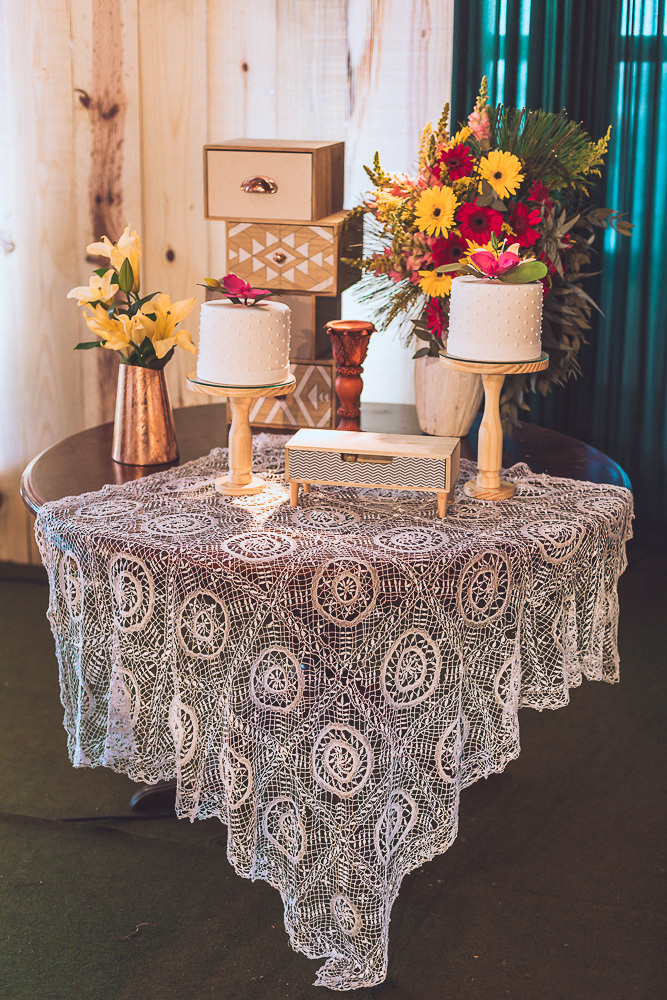 festa-debutante-15 anos-debutar-making of-terminal-marítimo-fortaleza-fotos-bolos-regional-renda-porto-beach-praia-dona-leda-buffet-alegria-amor-reggae-vestido-maria-bonita