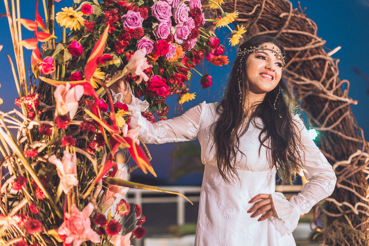 festa-debutante-15 anos-debutar-making of-terminal-marítimo-fortaleza-fotos-bolos-regional-renda-porto-beach-praia-dona-leda-buffet-alegria-amor-reggae-vestido-maria-bonita