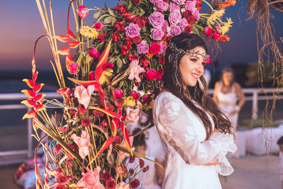 festa-debutante-15 anos-debutar-making of-terminal-marítimo-fortaleza-fotos-bolos-regional-renda-porto-beach-praia-dona-leda-buffet-alegria-amor-reggae-vestido-maria-bonita