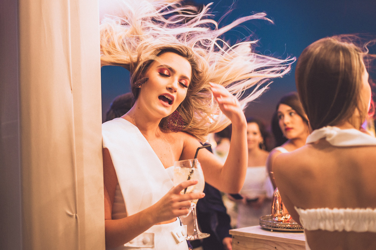 festa-debutante-15 anos-debutar-making of-terminal-marítimo-fortaleza-fotos-bolos-regional-renda-porto-beach-praia-dona-leda-buffet-alegria-amor-reggae-vestido-maria-bonita