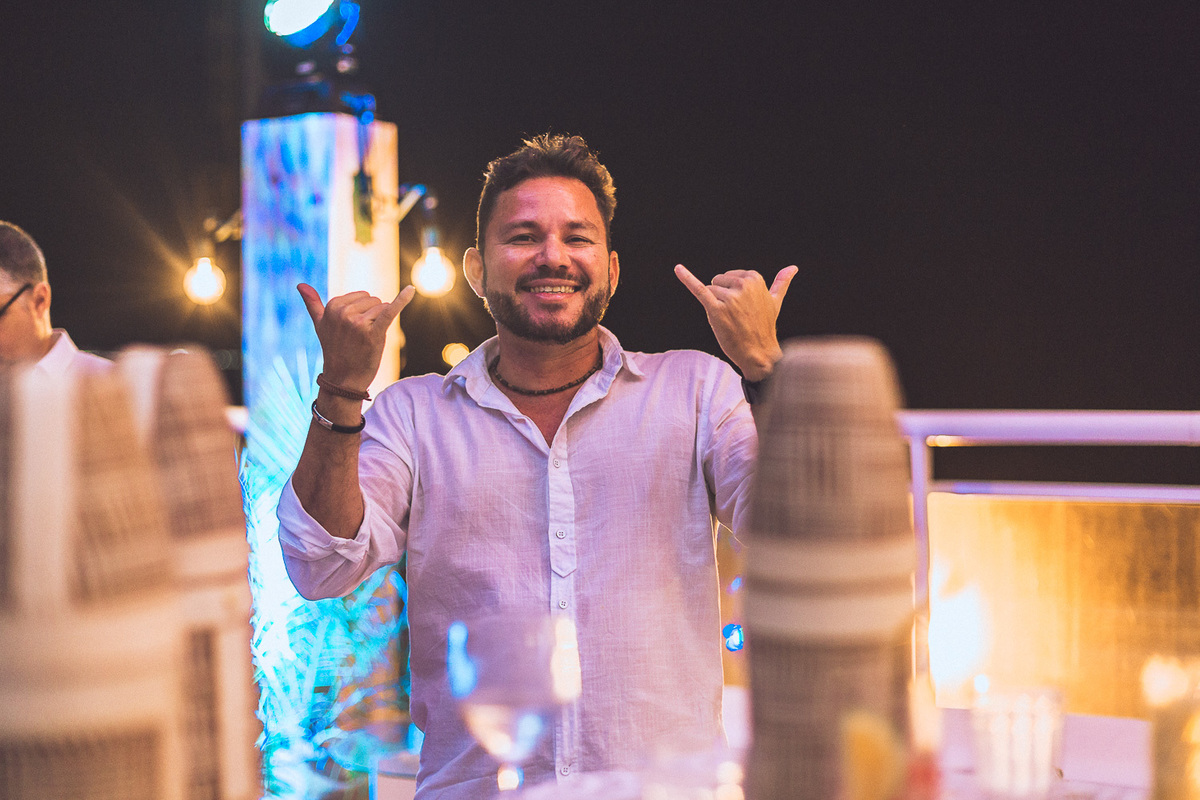 festa-debutante-15 anos-debutar-making of-terminal-marítimo-fortaleza-fotos-bolos-regional-renda-porto-beach-praia-dona-leda-buffet-alegria-amor-reggae-vestido-maria-bonita