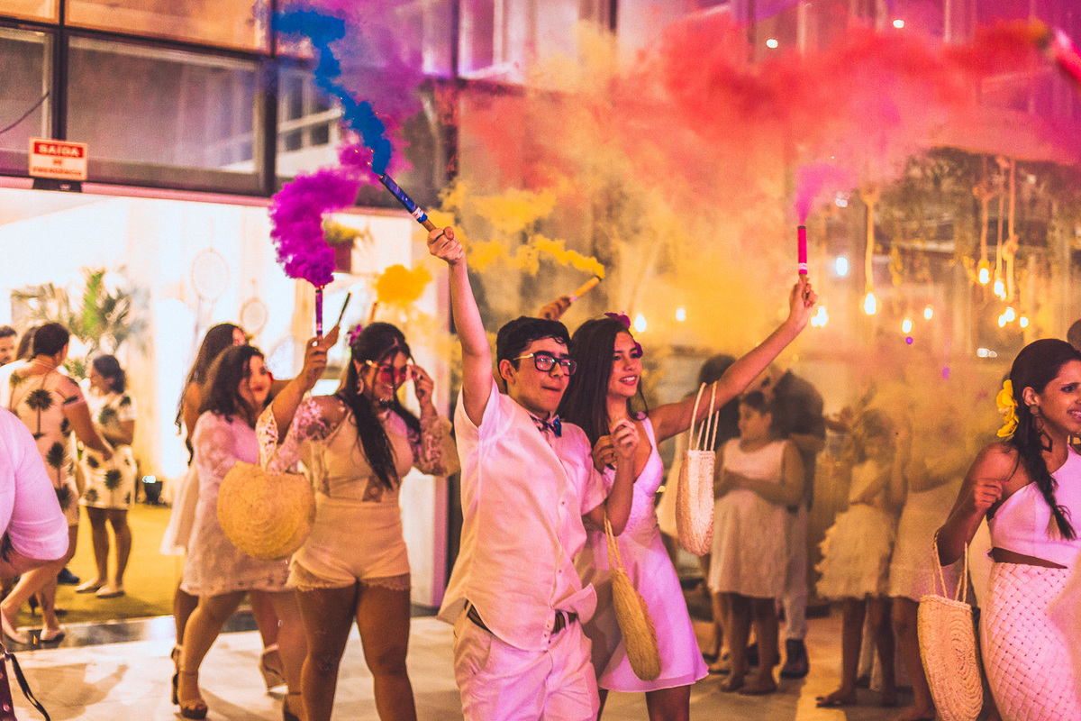 festa-debutante-15 anos-debutar-making of-terminal-marítimo-fortaleza-fotos-bolos-regional-renda-porto-beach-praia-dona-leda-buffet-alegria-amor-reggae-vestido-maria-bonita