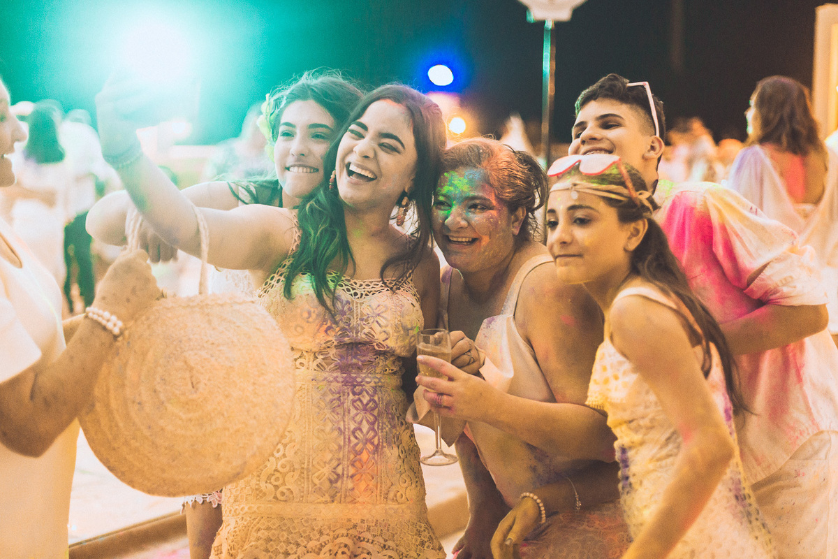 festa-debutante-15 anos-debutar-making of-terminal-marítimo-fortaleza-fotos-bolos-regional-renda-porto-beach-praia-dona-leda-buffet-alegria-amor-reggae-vestido-maria-bonita