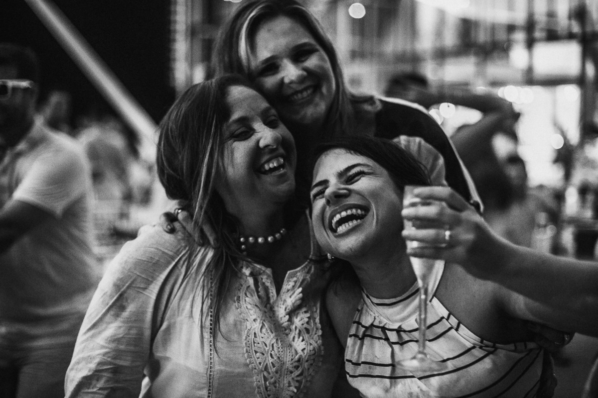 festa-debutante-15 anos-debutar-making of-terminal-marítimo-fortaleza-fotos-bolos-regional-renda-porto-beach-praia-dona-leda-buffet-alegria-amor-reggae-vestido-maria-bonita