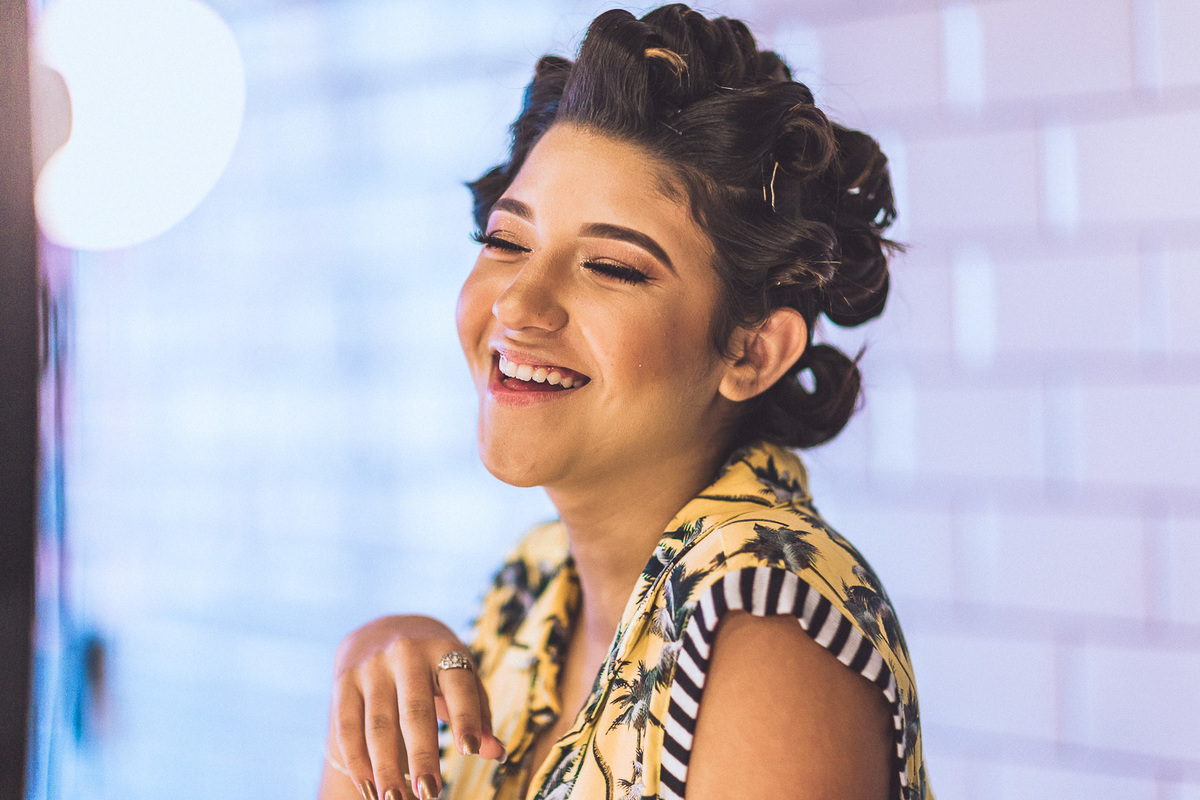 festa-debutante-15 anos-debutar-making of-terminal-marítimo-fortaleza-fotos-bolos-regional-renda-porto-beach-praia-dona-leda-buffet-alegria-amor-reggae-vestido-maria-bonita