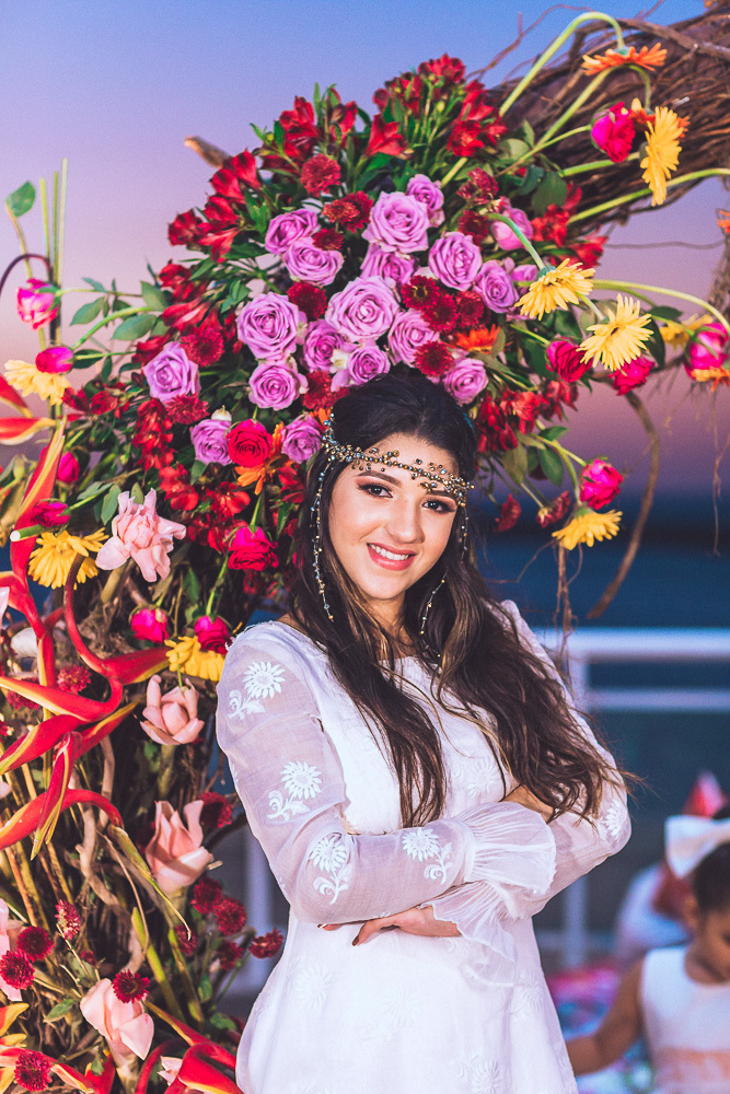 festa-debutante-15 anos-debutar-making of-terminal-marítimo-fortaleza-fotos-bolos-regional-renda-porto-beach-praia-dona-leda-buffet-alegria-amor-reggae-vestido-maria-bonita