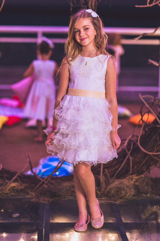 festa-debutante-15 anos-debutar-making of-terminal-marítimo-fortaleza-fotos-bolos-regional-renda-porto-beach-praia-dona-leda-buffet-alegria-amor-reggae-vestido-maria-bonita