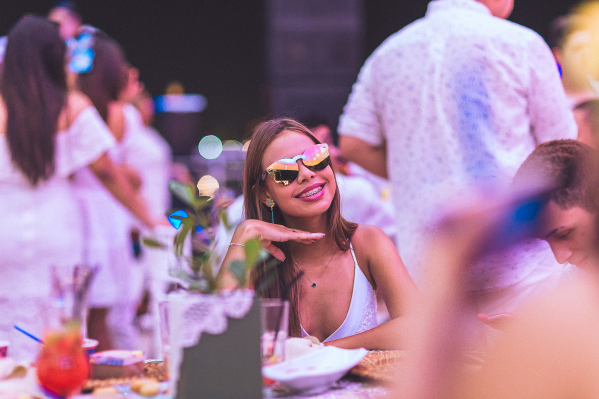 festa-debutante-15 anos-debutar-making of-terminal-marítimo-fortaleza-fotos-bolos-regional-renda-porto-beach-praia-dona-leda-buffet-alegria-amor-reggae-vestido-maria-bonita