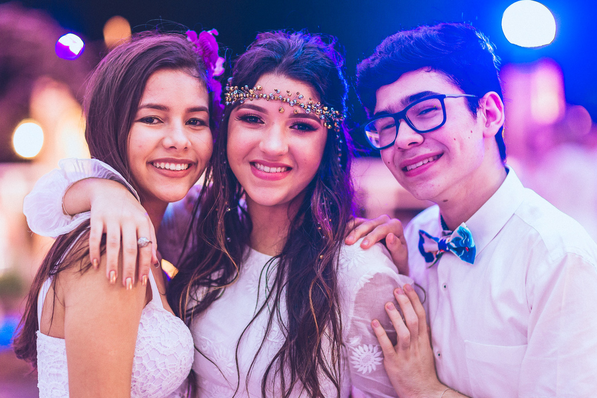 festa-debutante-15 anos-debutar-making of-terminal-marítimo-fortaleza-fotos-bolos-regional-renda-porto-beach-praia-dona-leda-buffet-alegria-amor-reggae-vestido-maria-bonita