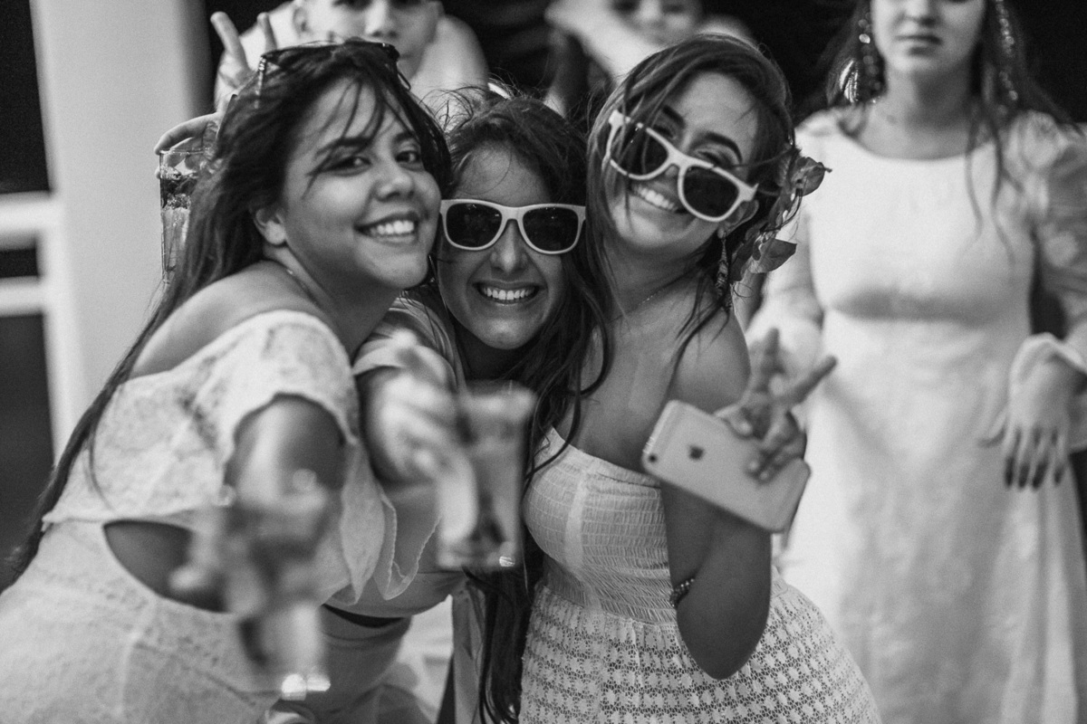 festa-debutante-15 anos-debutar-making of-terminal-marítimo-fortaleza-fotos-bolos-regional-renda-porto-beach-praia-dona-leda-buffet-alegria-amor-reggae-vestido-maria-bonita