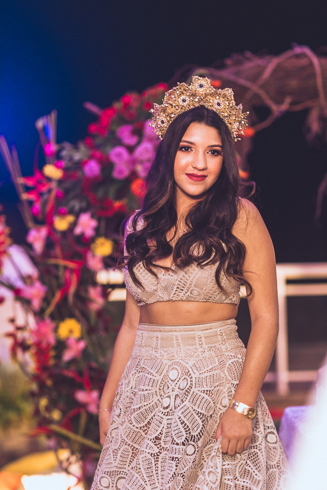 festa-debutante-15 anos-debutar-making of-terminal-marítimo-fortaleza-fotos-bolos-regional-renda-porto-beach-praia-dona-leda-buffet-alegria-amor-reggae-vestido-maria-bonita