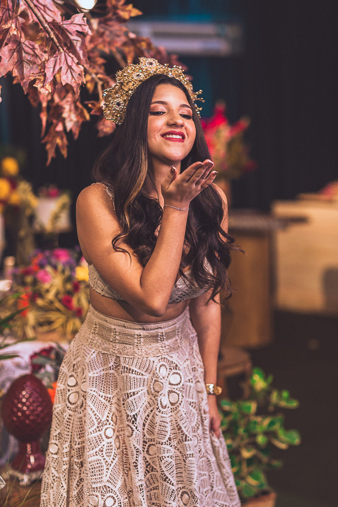 festa-debutante-15 anos-debutar-making of-terminal-marítimo-fortaleza-fotos-bolos-regional-renda-porto-beach-praia-dona-leda-buffet-alegria-amor-reggae-vestido-maria-bonita