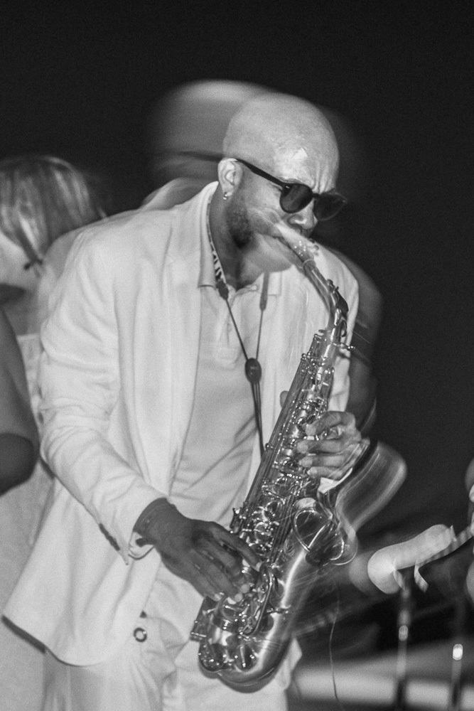 festa-debutante-15 anos-debutar-making of-terminal-marítimo-fortaleza-fotos-bolos-regional-renda-porto-beach-praia-dona-leda-buffet-alegria-amor-reggae-vestido-maria-bonita