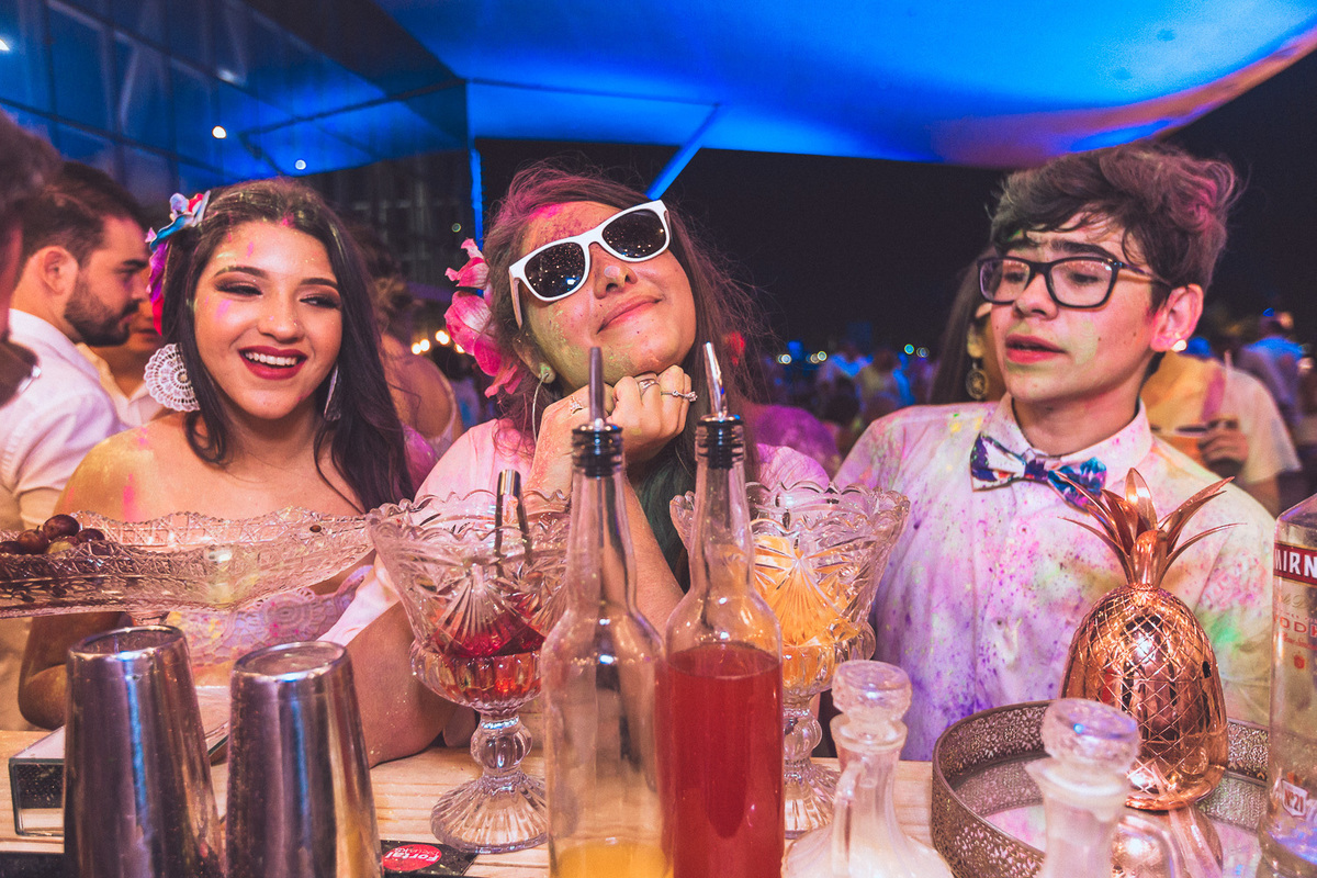 festa-debutante-15 anos-debutar-making of-terminal-marítimo-fortaleza-fotos-bolos-regional-renda-porto-beach-praia-dona-leda-buffet-alegria-amor-reggae-vestido-maria-bonita