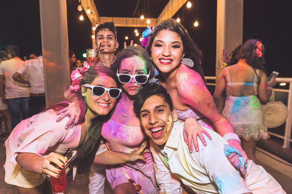 festa-debutante-15 anos-debutar-making of-terminal-marítimo-fortaleza-fotos-bolos-regional-renda-porto-beach-praia-dona-leda-buffet-alegria-amor-reggae-vestido-maria-bonita