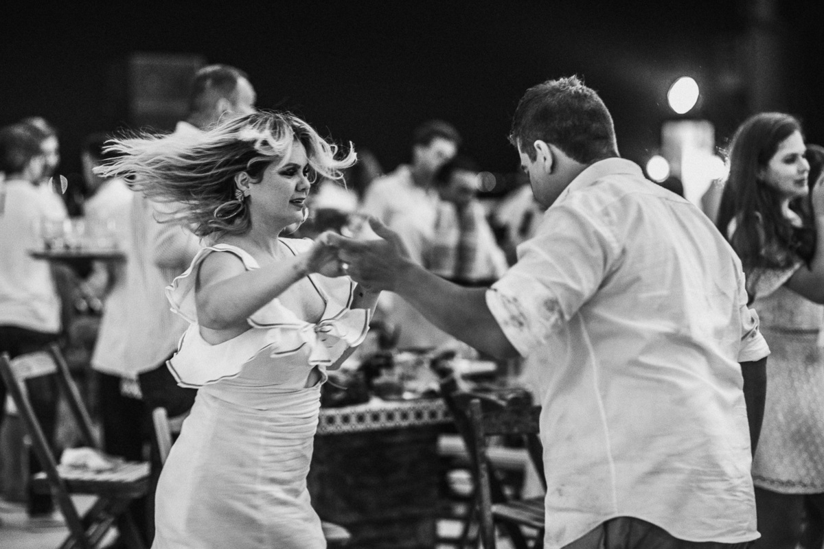 festa-debutante-15 anos-debutar-making of-terminal-marítimo-fortaleza-fotos-bolos-regional-renda-porto-beach-praia-dona-leda-buffet-alegria-amor-reggae-vestido-maria-bonita