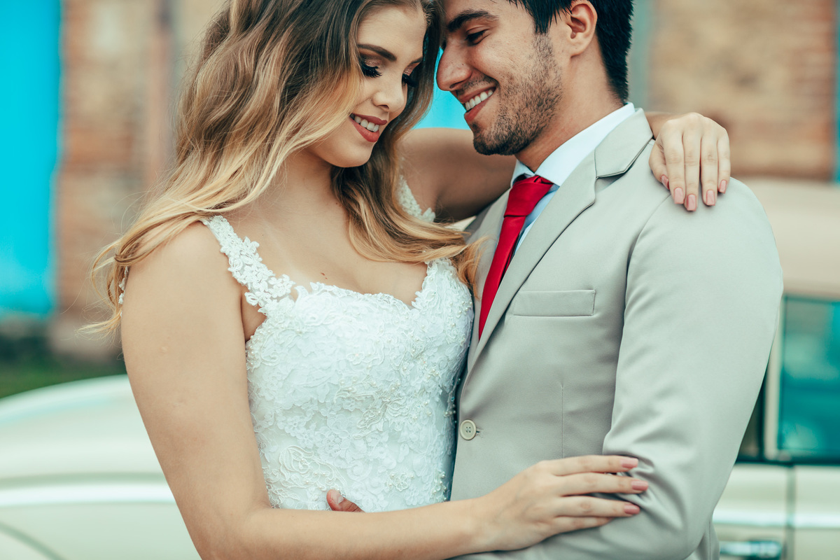 fusca-conversível-capota-fusquinha-bege-pneu-faixa-branca-lover-mosteiro-jesuítas-serra-baturite-casamento-pré-wedding-ensaio-book-casal-clors-blue-casar-noivos-vestido