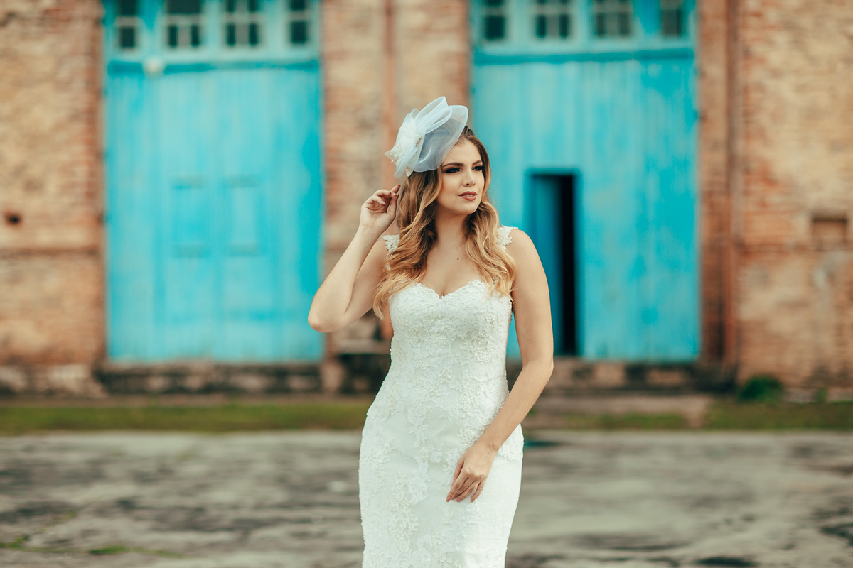 fusca-conversível-capota-fusquinha-bege-pneu-faixa-branca-lover-mosteiro-jesuítas-serra-baturite-casamento-pré-wedding-ensaio-book-casal-clors-blue-casar-noivos-vestido