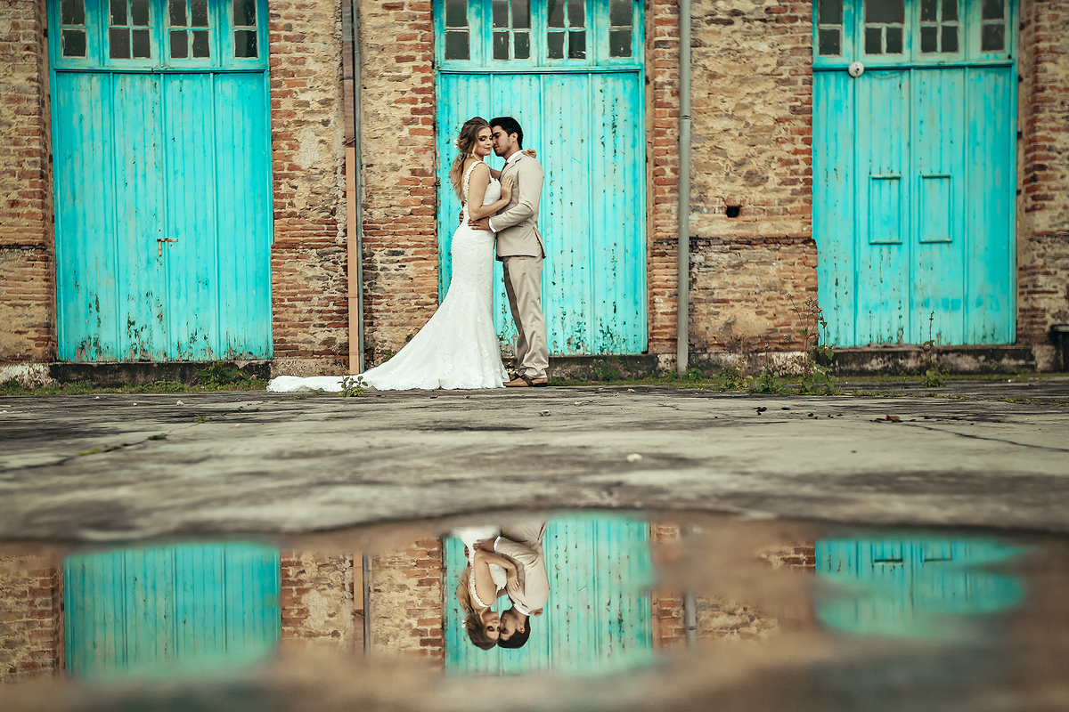 fusca-conversível-capota-fusquinha-bege-pneu-faixa-branca-lover-mosteiro-jesuítas-serra-baturite-casamento-pré-wedding-ensaio-book-casal-clors-blue-casar-noivos-vestido