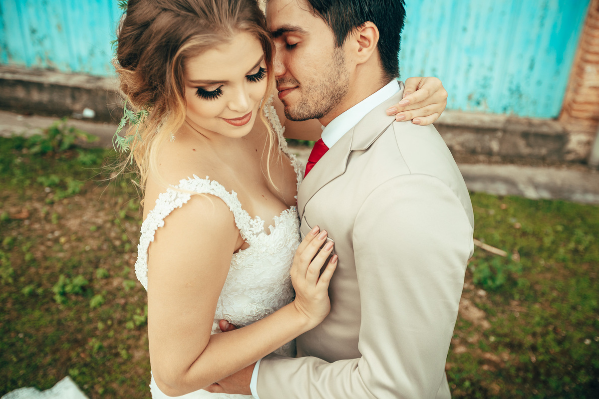 fusca-conversível-capota-fusquinha-bege-pneu-faixa-branca-lover-mosteiro-jesuítas-serra-baturite-casamento-pré-wedding-ensaio-book-casal-clors-blue-casar-noivos-vestido