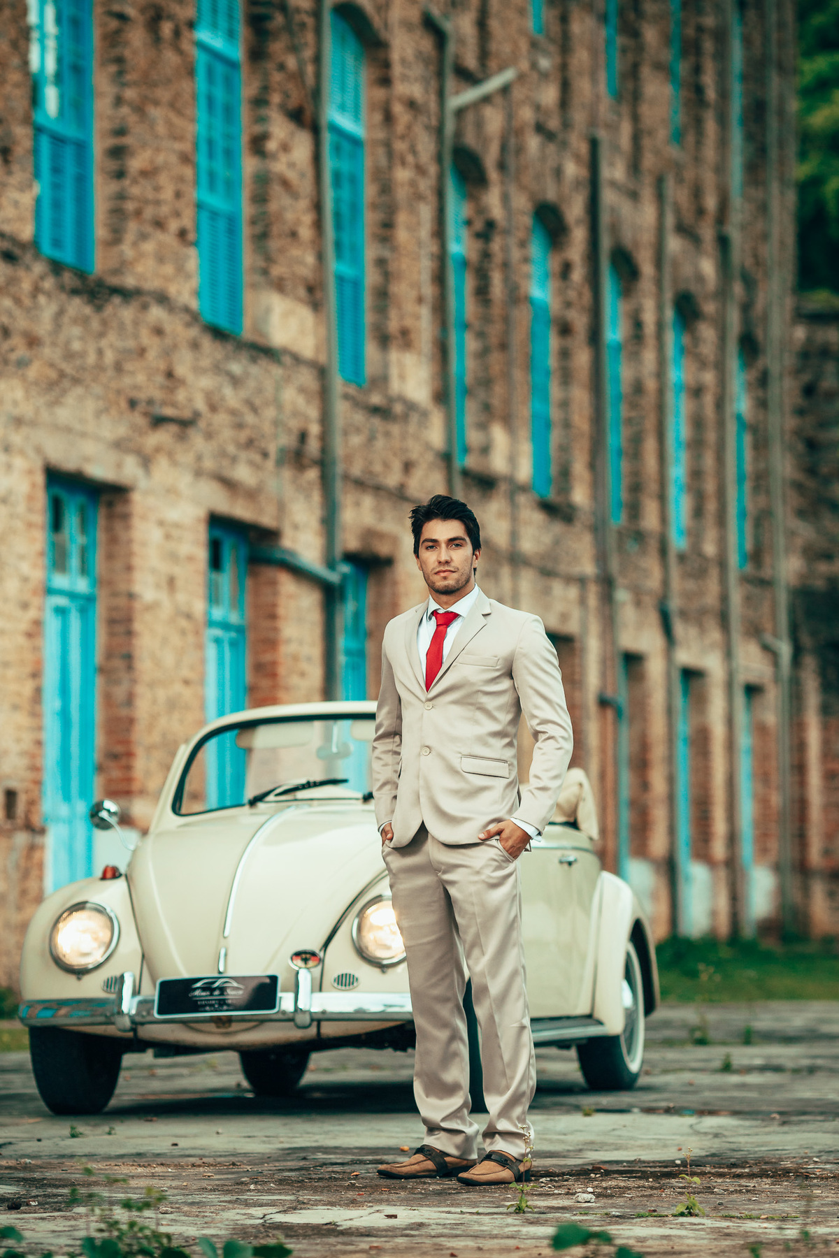 fusca-conversível-capota-fusquinha-bege-pneu-faixa-branca-lover-mosteiro-jesuítas-serra-baturite-casamento-pré-wedding-ensaio-book-casal-clors-blue-casar-noivos-vestido