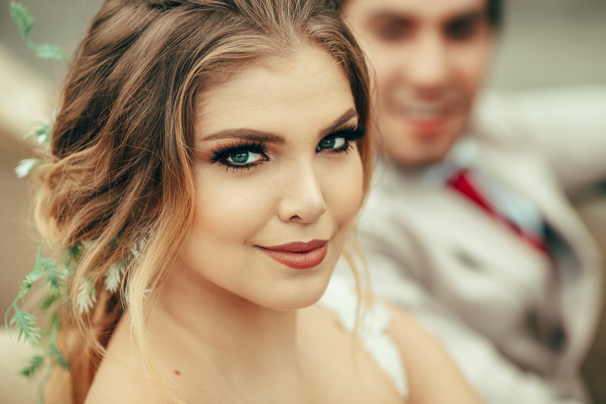 fusca-conversível-capota-fusquinha-bege-pneu-faixa-branca-lover-mosteiro-jesuítas-serra-baturite-casamento-pré-wedding-ensaio-book-casal-clors-blue-casar-noivos-vestido