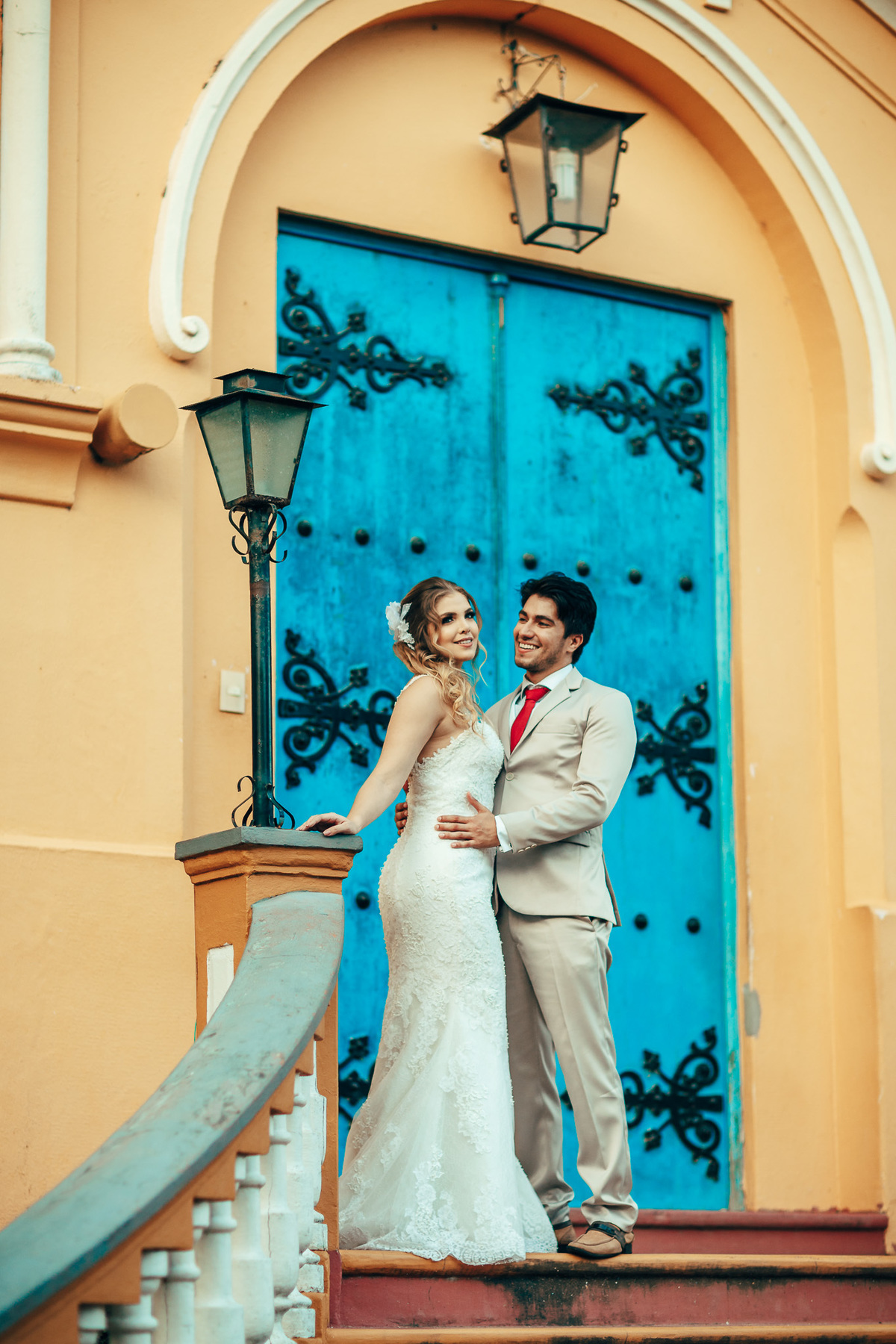 fusca-conversível-capota-fusquinha-bege-pneu-faixa-branca-lover-mosteiro-jesuítas-serra-baturite-casamento-pré-wedding-ensaio-book-casal-clors-blue-casar-noivos-vestido