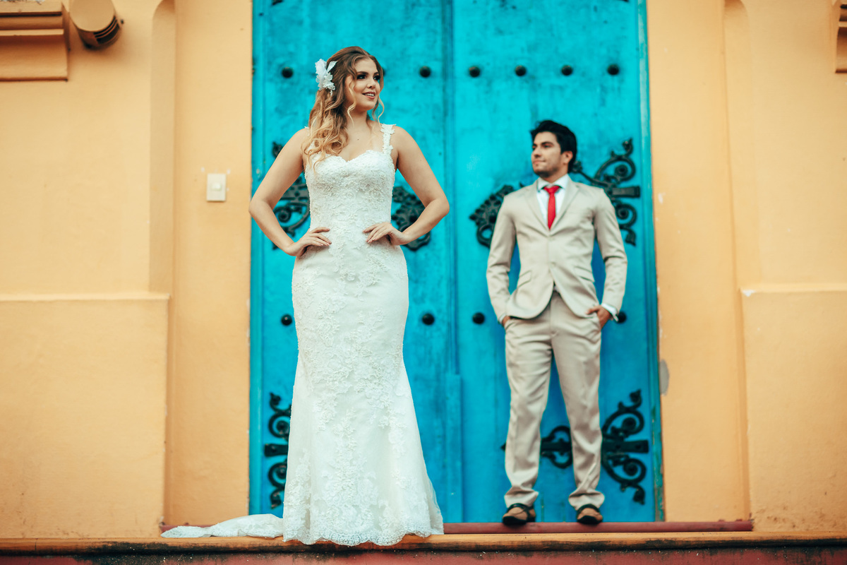 fusca-conversível-capota-fusquinha-bege-pneu-faixa-branca-lover-mosteiro-jesuítas-serra-baturite-casamento-pré-wedding-ensaio-book-casal-clors-blue-casar-noivos-vestido