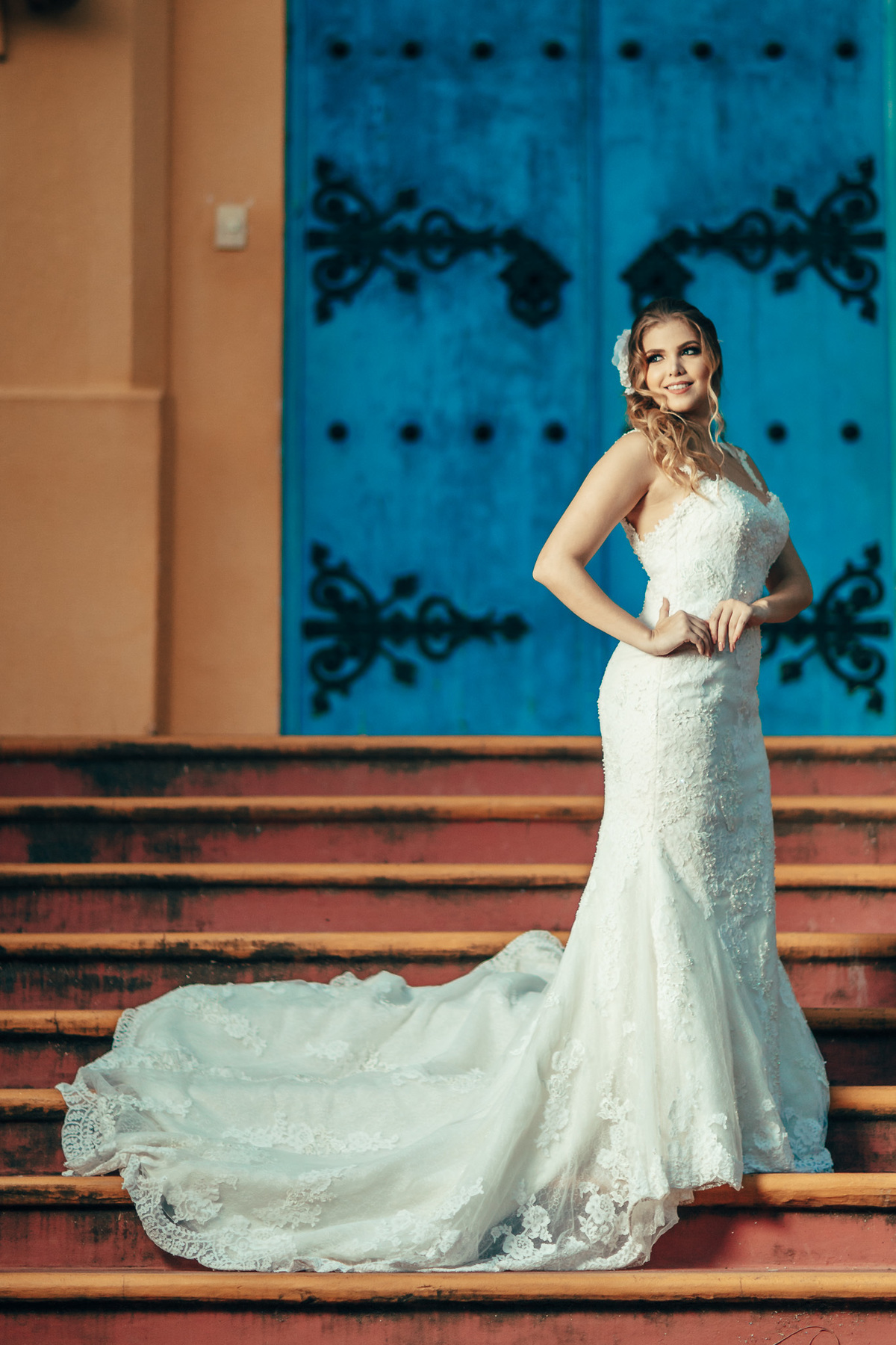 fusca-conversível-capota-fusquinha-bege-pneu-faixa-branca-lover-mosteiro-jesuítas-serra-baturite-casamento-pré-wedding-ensaio-book-casal-clors-blue-casar-noivos-vestido